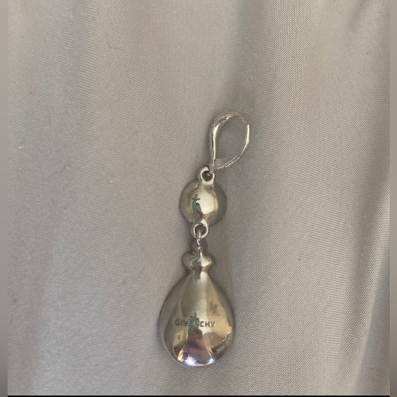 Givenchy earrings - Picture 8 of 11